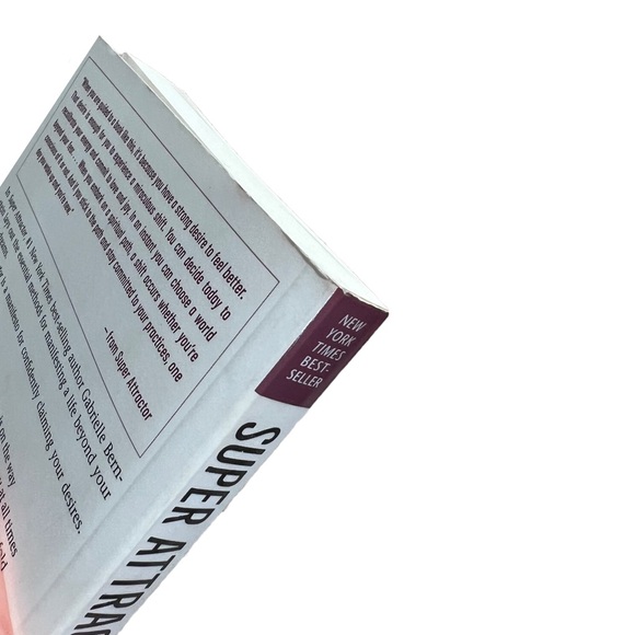 SUPER ATTRACTOR BY GABRIELLE BERNSTEIN PAPERBACK MANIFESTATION BOOK - Picture 6 of 6